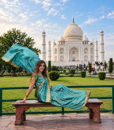 How to Travel from Delhi to Agra with a Private Driver